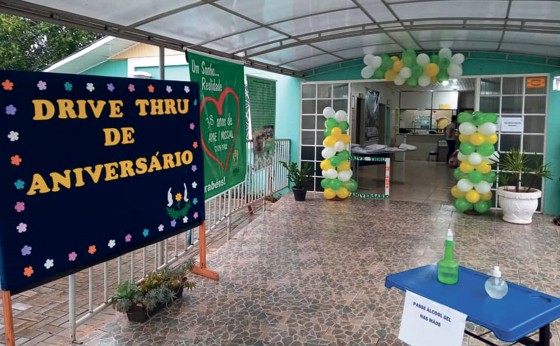 APAE de Missal realizou Drive Thru de Aniversário