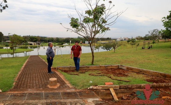 Administração inicia construção da Base para Estação de Hidratação que será instalada pelo Sicredi