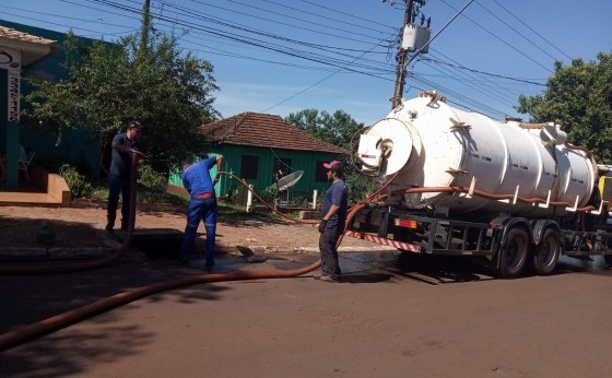 Administração Inicia limpeza de bueiros e galerias em Missal