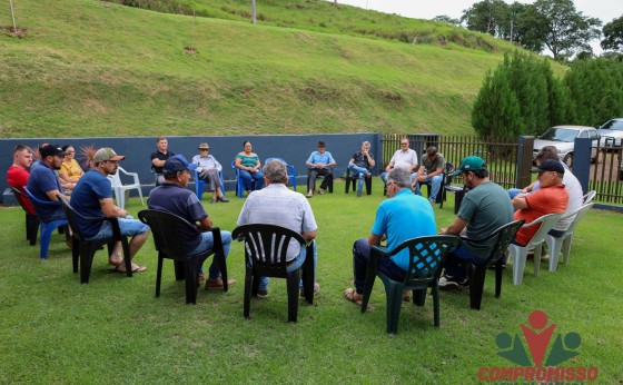 Administração se reúne com a comunidade de São José dos Pinhais para tratar sobre estradas