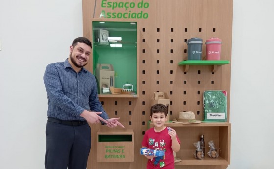 Além do tradicional cafezinho do Sicredi, Davi gostou foi do PAPA-PILHAS!