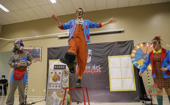 Alunos da educação municipal de Missal participam de Teatro sobre Educação Financeira e Diversidade