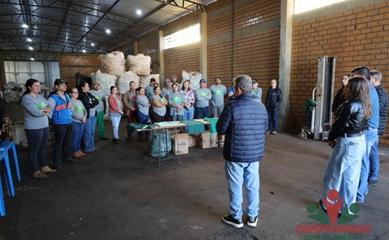 Associação dos catadores de Recicláveis de Missal recebem novos EPI’s