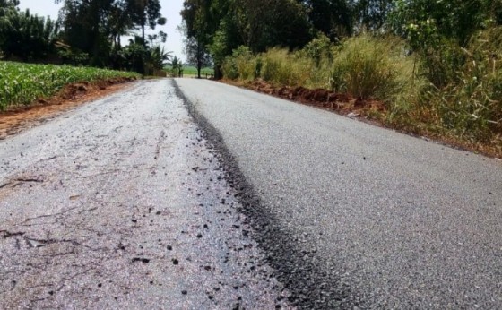 Atenção: Nova camada de asfalto está sendo colocada na estrada que liga Itaipulândia a Missal