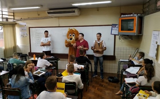 Blitz educativa no centro e orientações nas escolas encerra Semana do Trânsito em Missal