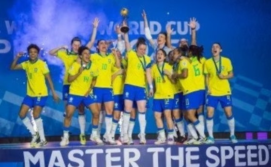 Brasil conquista primeiro título mundial de futsal feminino