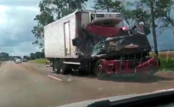 Caminhão de Medianeira se envolve em acidente próximo à Dourados no Mato Grosso do Sul