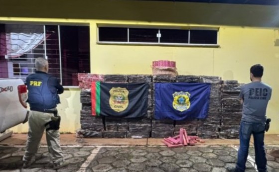 Caminhonete com placas de Missal é apreendida com mais de 1,4 tonelada de maconha em Santa Catarina