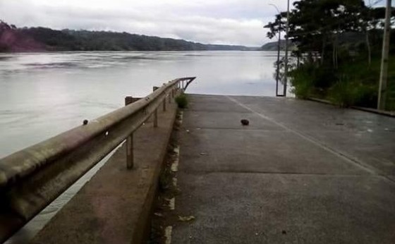 Canoa afunda no Rio Paraná e ao menos 12 pessoas estão desaparecidas