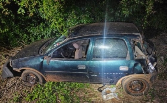 Capotamento na PR-495 em Missal deixa condutor com ferimentos moderados