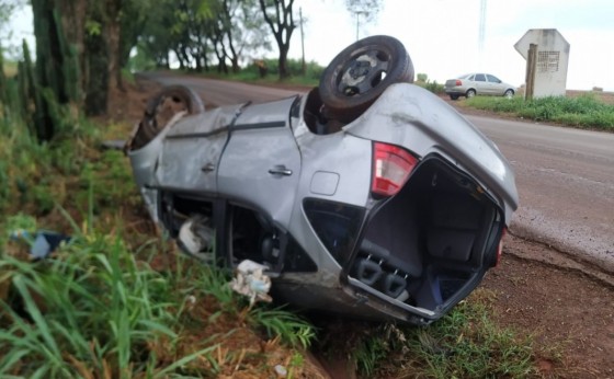 Capotamento na PR 497, deixa dois feridos; um em estado grave