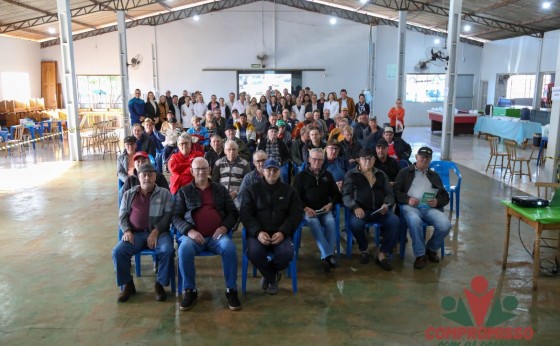 Clube do Bairro Renascer recebe ações do Agosto Azul