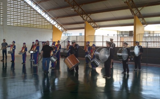 CMEI Sementes do Amanhã recebe apresentação da Fanfarra Municipal