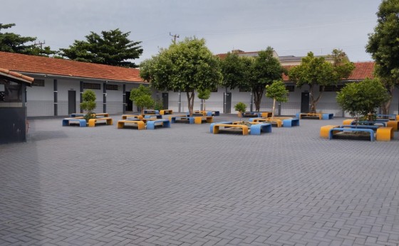 Colégio Estadual Costa e Silva celebra entrega de nova etapa da obra do Programa Escola Bonita