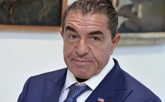 Conselheiro de Trump afirma que brasileiras são programadas para arrumar confusão: 'raça maldita'