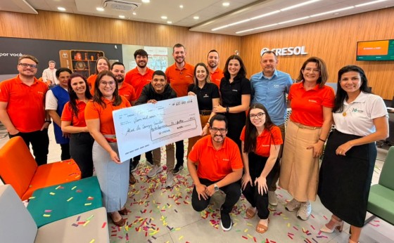 Cresol entrega prêmio de R$ 100 mil a cooperado em Foz do Iguaçu