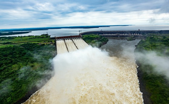 Diretor de Itaipu anuncia redução na tarifa, com alívio na conta de luz já em 2022