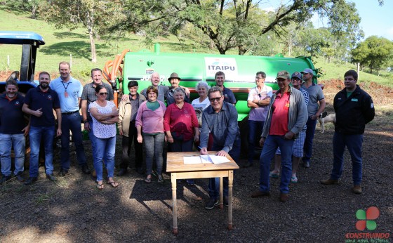 Distribuidores de adubo orgânico irão beneficiar mais de 40 produtores em duas comunidades de Missal