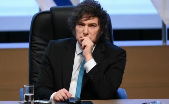 Economia e escândalos provocam queda de popularidade de Milei na Argentina