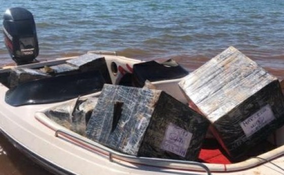 Embarcação é apreendida com cigarros e eletrônicos no Lago de Itaipu em Missal