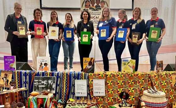 Equipe de Missal participa do 1º Seminário Intermunicipal de Educação para Relações Étnico-Raciais