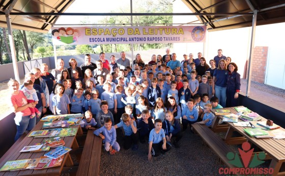 Escola de Vista Alegre entrega Espaço da Leitura