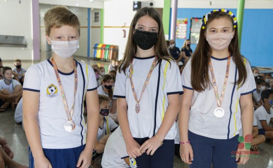 Escola Novo Milênio entrega medalhas de Bronze da Olímpiada Brasileira de Astronomia e Astronáutica