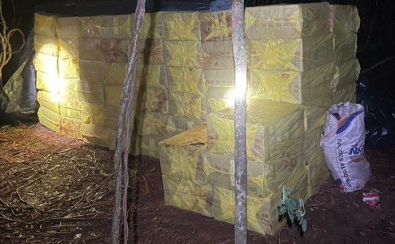 Forças de segurança apreendem caixas de cigarros contrabandeados em Itaipulândia