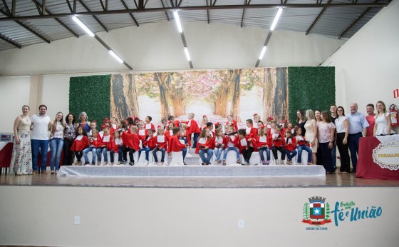 Formatura da Educação Infantil da Escola Municipal Novo Milênio