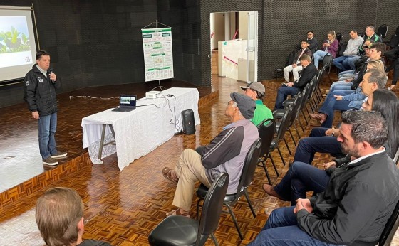 Giro de reuniões do CooperAgri leva informações técnicas à família de associados da Lar Cooperativa