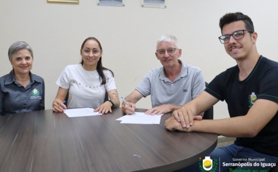 Governo Municipal recebe nova fisioterapeuta concursada