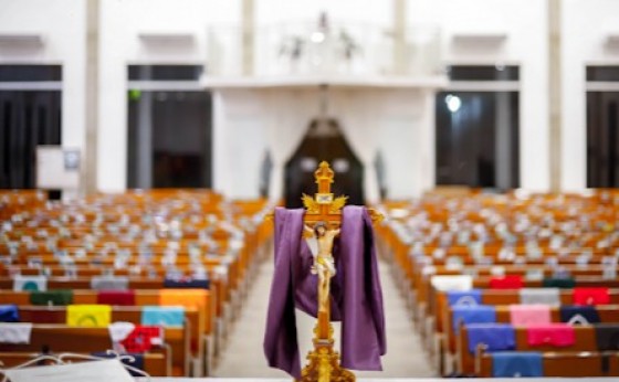 Governo proíbe cultos presenciais em 134 cidades do Paraná