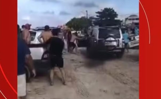 Homem alcoolizado atropela e mata esposa de amigo durante briga generalizada em praia no Paraná
