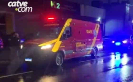 Homem é atingido no pescoço por copo de vidro arremessado pela companheira e fica gravemente ferido