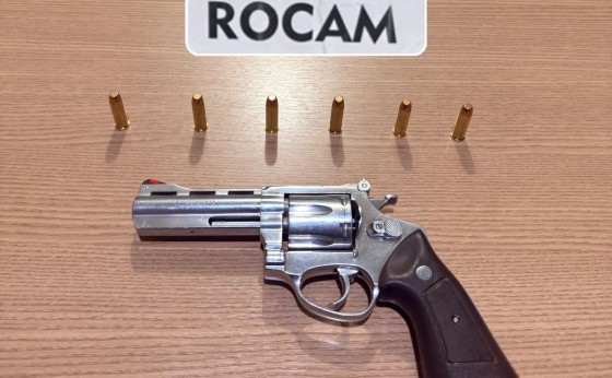 Homem é preso por posse irregular de arma de fogo após denúncia no interior de Missal