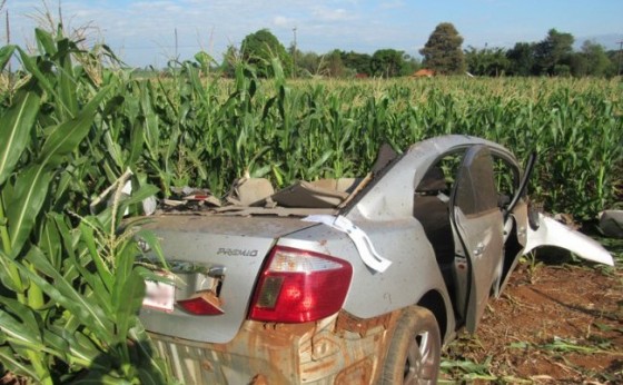 Homem morre em acidente entre carro e caminhão em Santa Helena