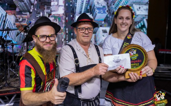 Ima Lamsam vence o Concurso dos Carros Alegóricos da 19ª Deutsches Fest de Missal