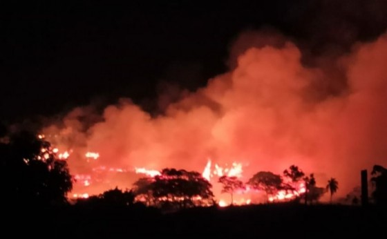 Incêndio atinge vegetação na Serra do Mico em São Miguel do Iguaçu