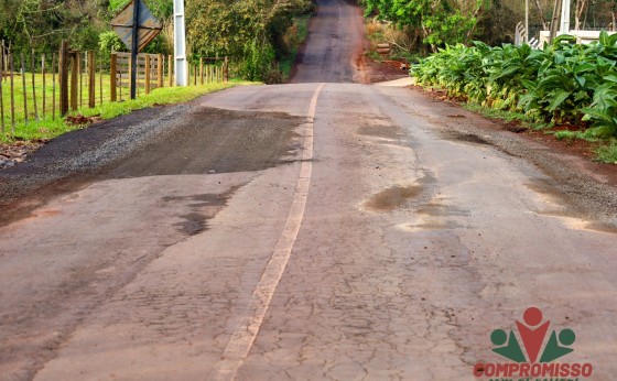 Iniciada recuperação da pista na Estrada sentido Itaipulândia