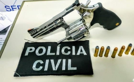 Jovem é preso pela Polícia Civil com revólver calibre 38 na cintura em São Miguel