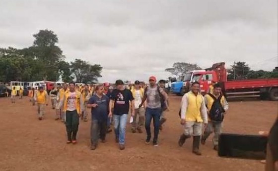 Mais de 300 trabalhadores fazem greve por falta de pagamento em Missal