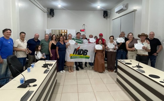 MDB de Missal homenageia ex-prefeito e vice, e vereadores