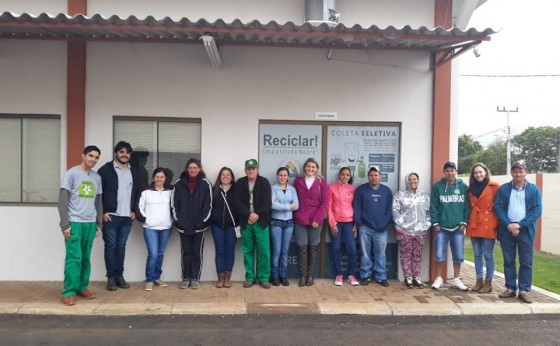 Membros da Acamis visitam a Associação de Santa Terezinha