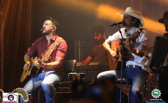 Milhares de pessoas prestigiaram Show com Jads e Jadson em Itaipulândia