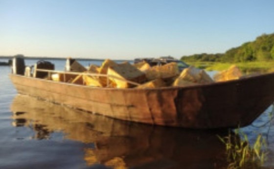 Missal: Ação apreende embarcação com 100 caixas de cigarros contrabandeados no Lago de Itaipu
