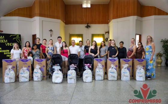 Missal entrega kits do Programa Nascer Bem Paraná para 27 gestantes