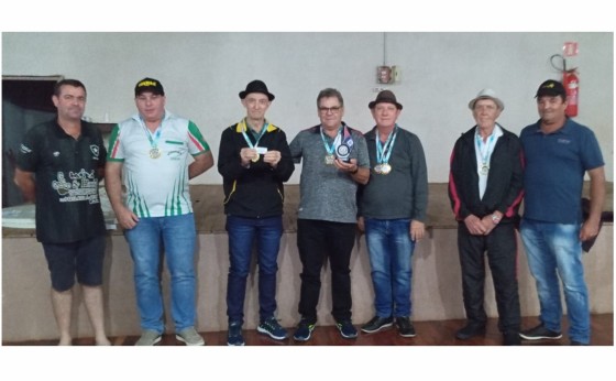 Missal: Final do schafkopf e canastra feminina