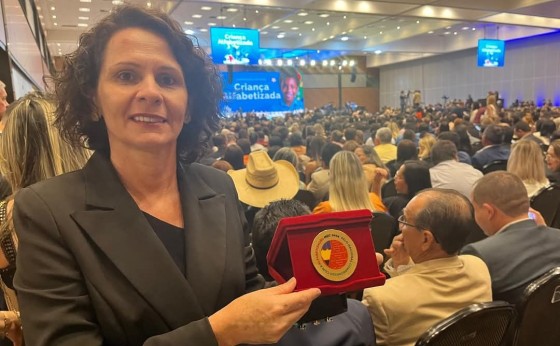 Missal recebe prêmio por Compromisso com a Alfabetização infantil