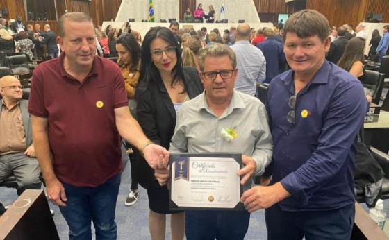 Missal recebe troféu do Prêmio Gestor Público Paraná