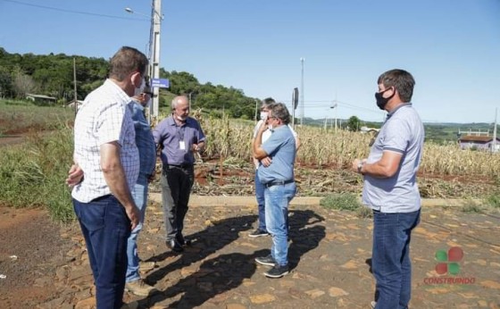 Missal: Representantes da COHAPAR vistoriam imóvel onde serão construídas 42 unidades habitacionais